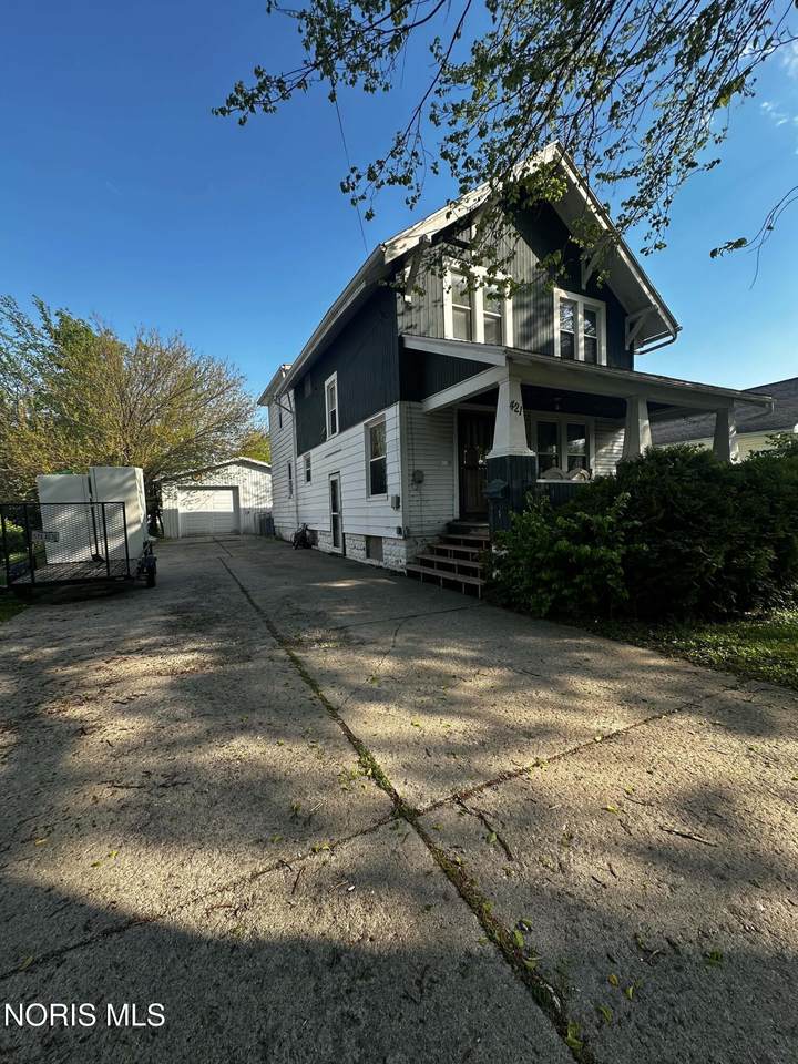 421 Center Street - Photo 1