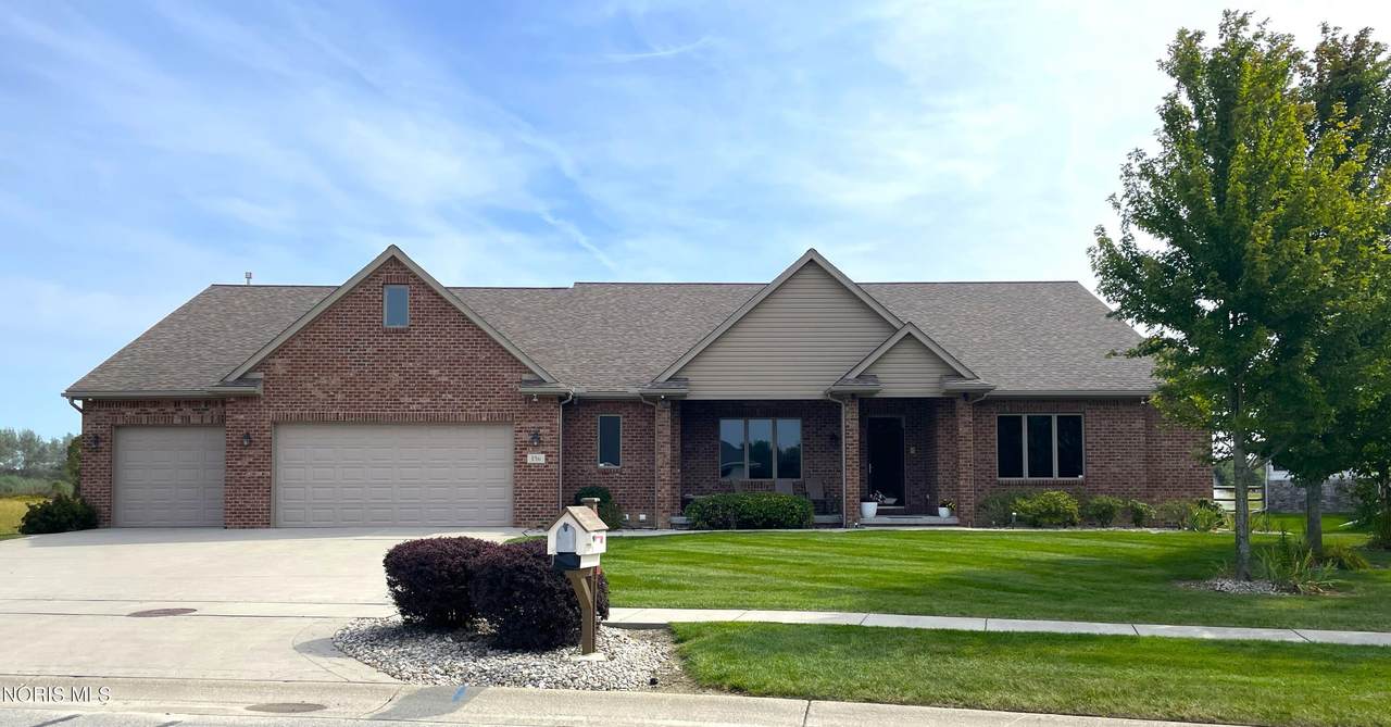 156 Pineview Drive - Photo 1