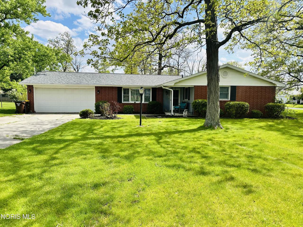 110 Elmwood Drive - Photo 1