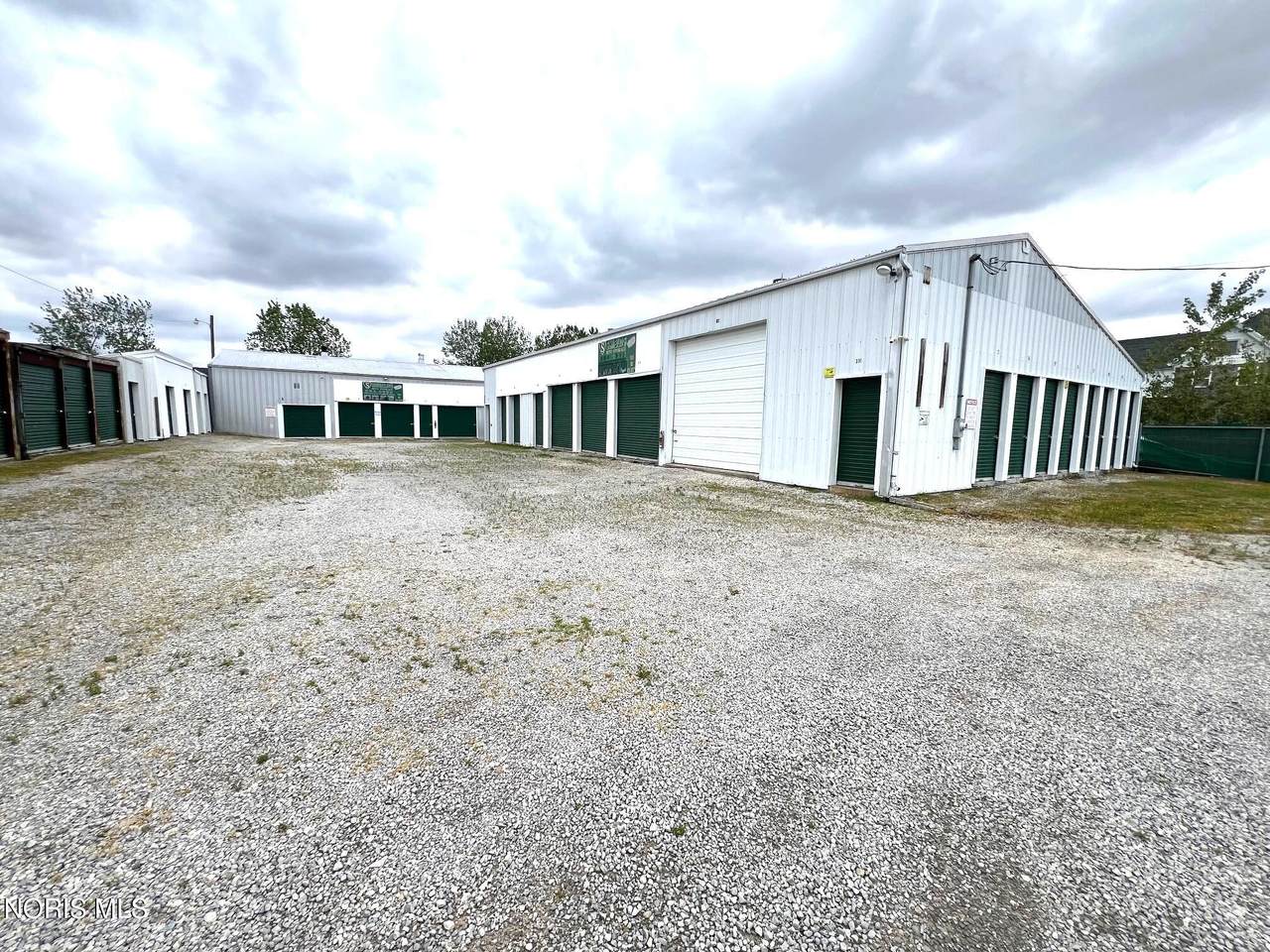 11644 Ch 60 - Photo 1