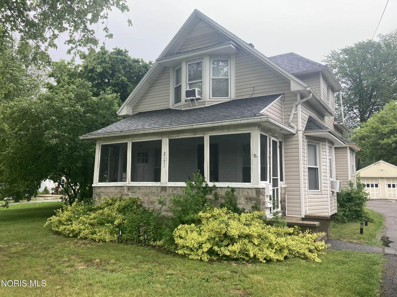 2171 Mellwood Avenue - Photo 1