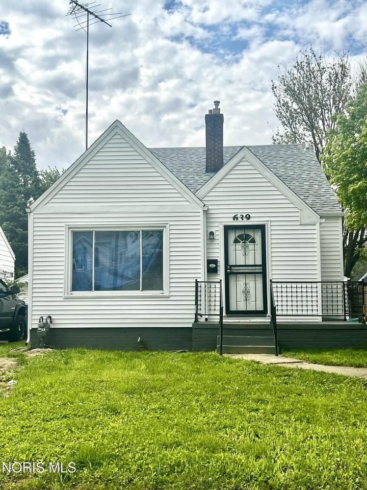 639 Cloverdale Road - Photo 1