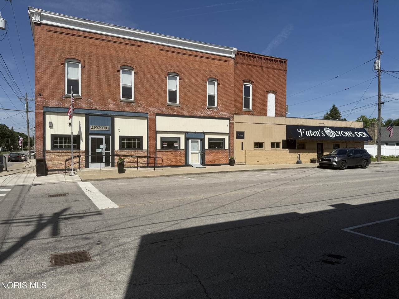 105 Adrian Street - Photo 1