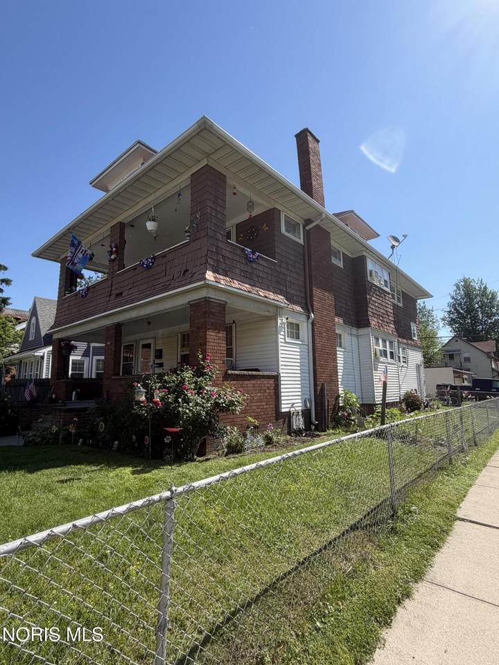 747 Toronto Avenue - Photo 1