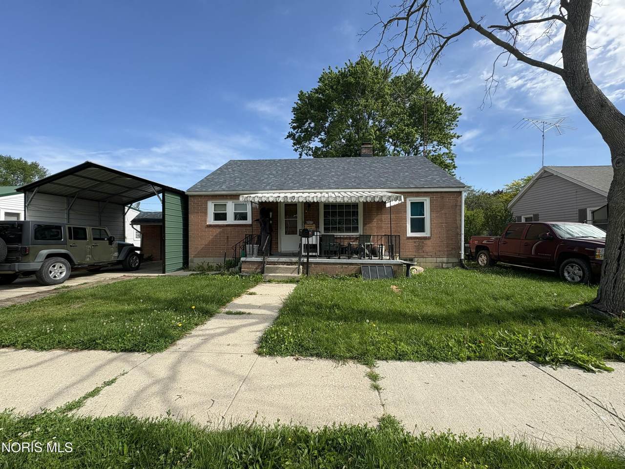 709 Maplewood Street - Photo 1
