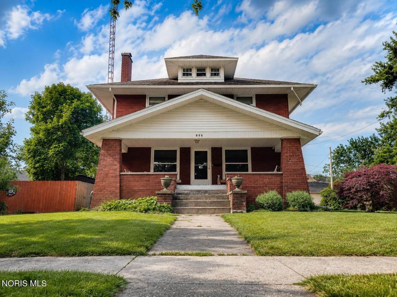 805 West Street - Photo 1