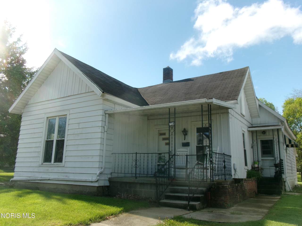 734 2nd Street - Photo 1