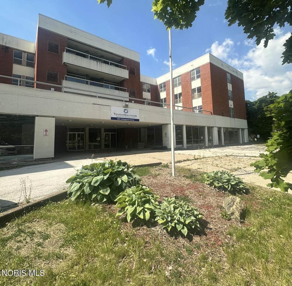 2051 Collingwood Boulevard - Photo 1