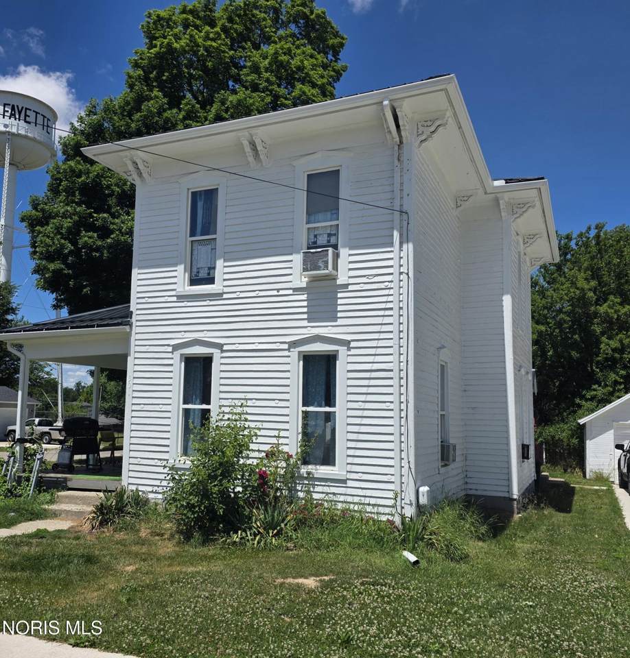 301 Spring Street - Photo 1