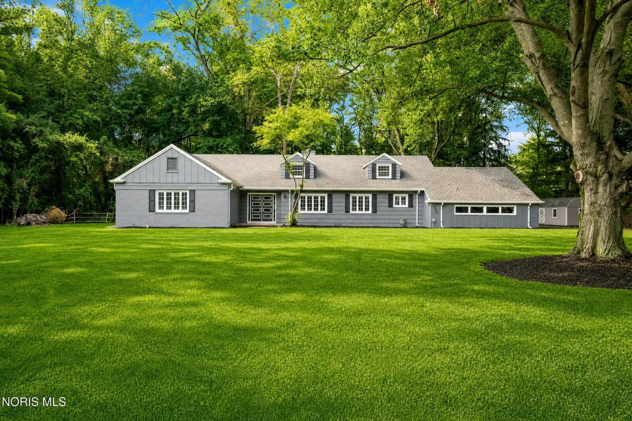4906 Pine Ridge Road - Photo 1