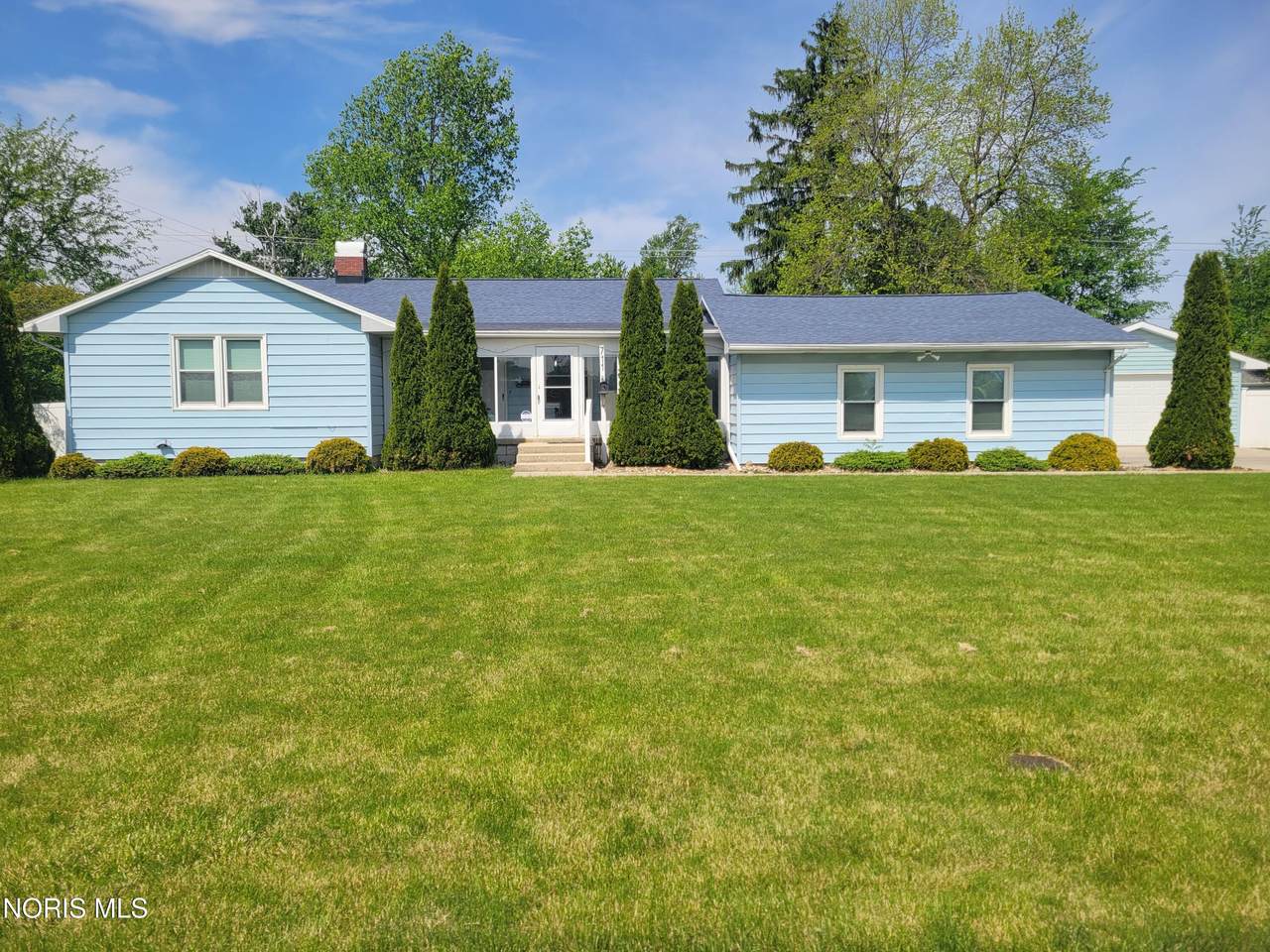 711 Simon Street - Photo 1