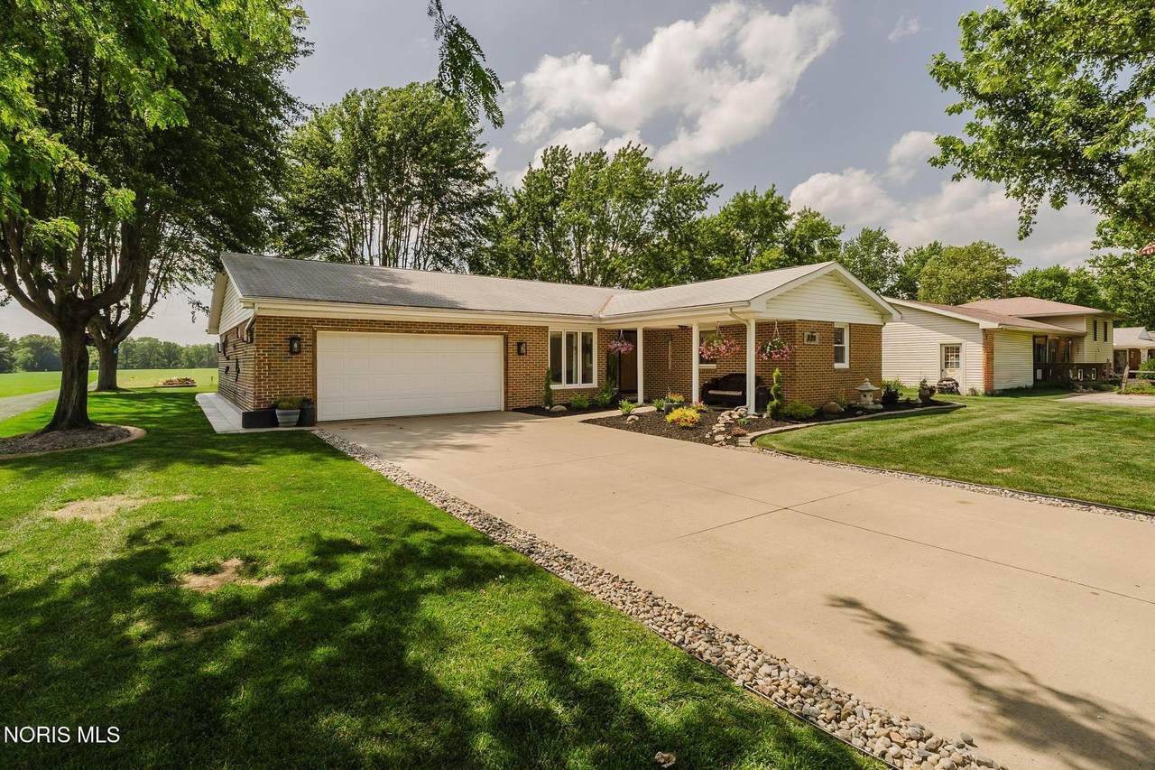 221 Vickie Lane - Photo 1