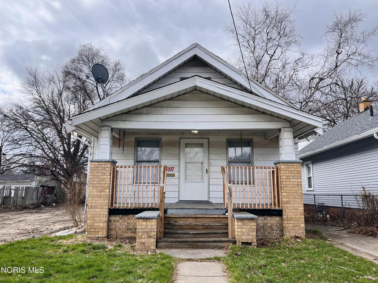 3817 Burton Avenue - Photo 1