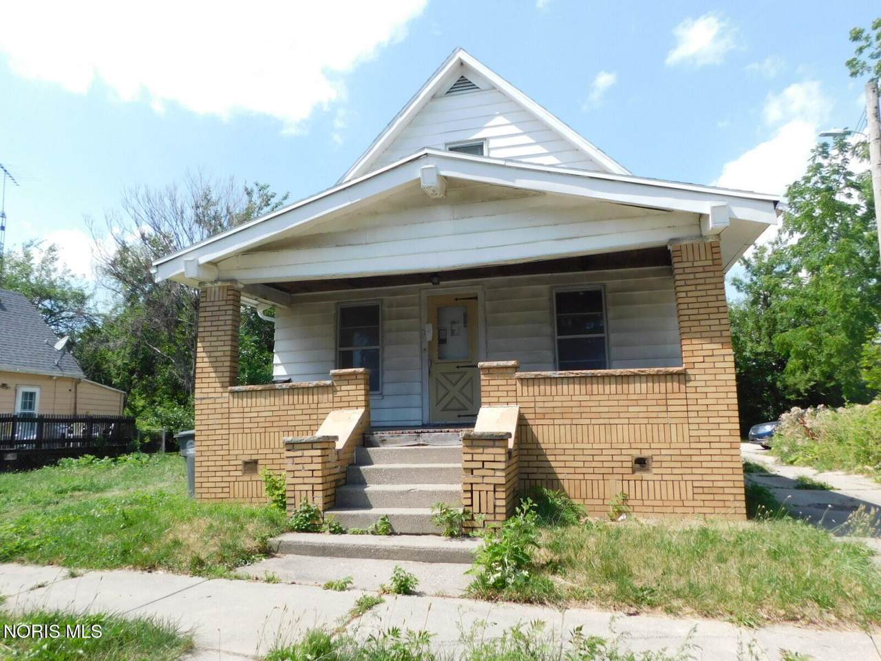 553 Bronson Avenue - Photo 1