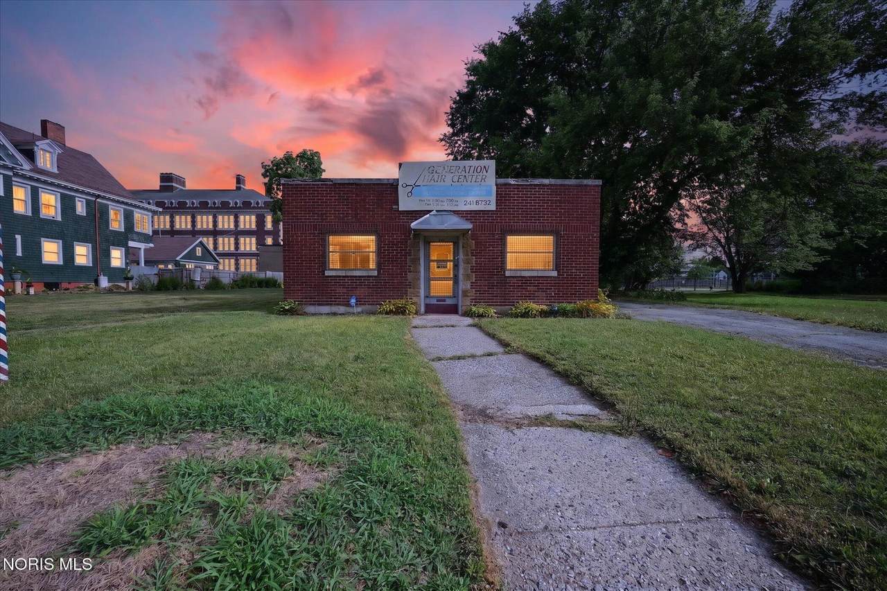 410 Winthrop Street - Photo 1