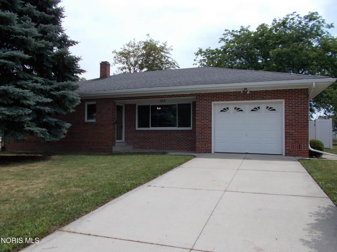 304 Brussel Street - Photo 1