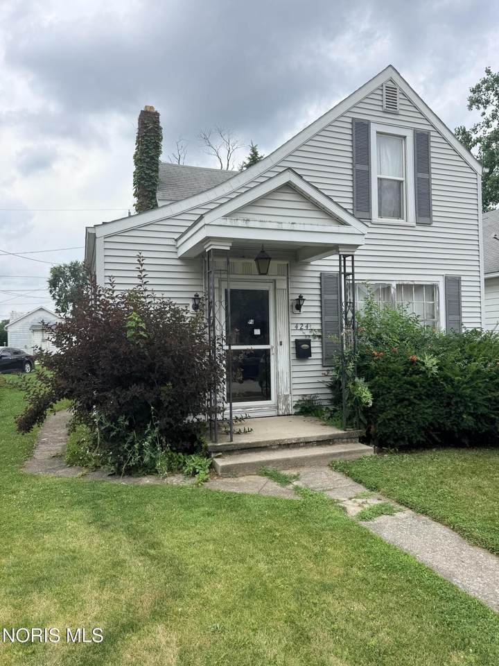 424 Highland Street - Photo 1