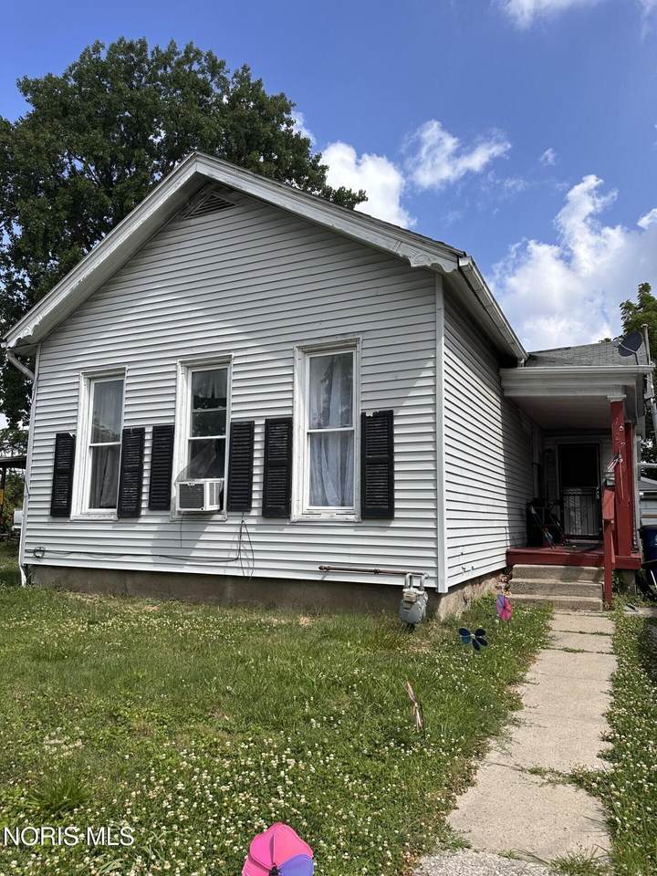 1624 Indiana Avenue - Photo 1