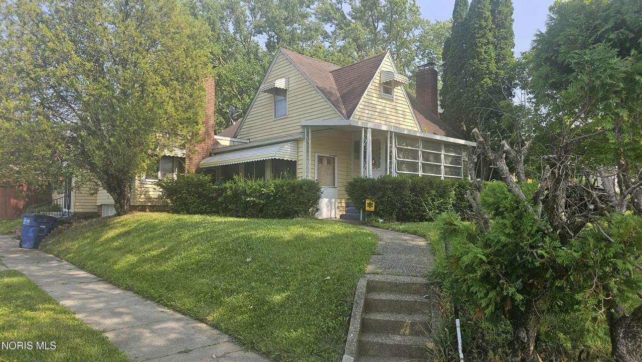 840 Clifton Boulevard - Photo 1