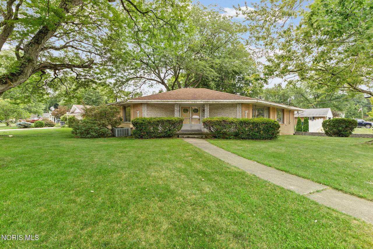 3739 Beverly Hills Drive - Photo 1