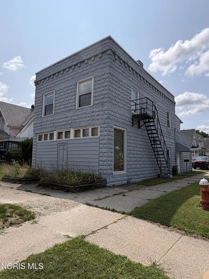 1302 Kelsey Avenue - Photo 1