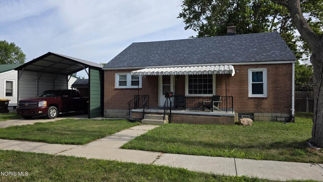 709 Maplewood Street - Photo 1