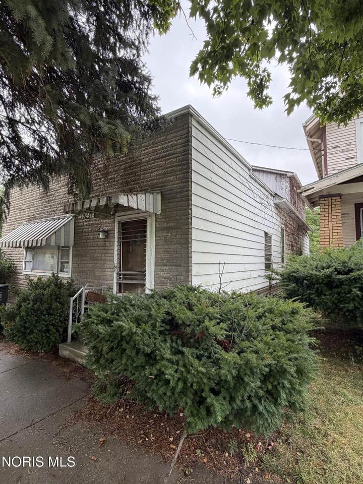 3237 Maple Street - Photo 1