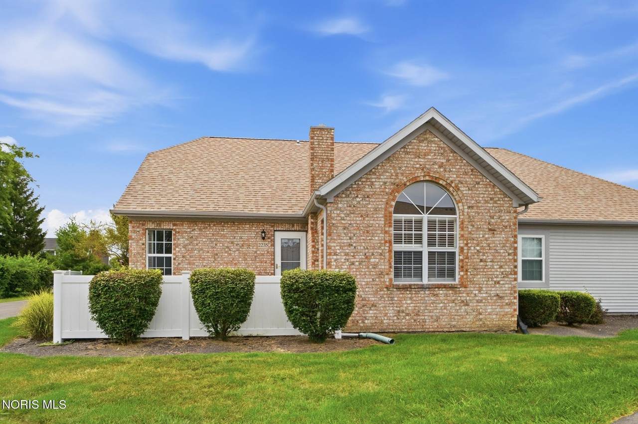2235 Fox Run Circle - Photo 1
