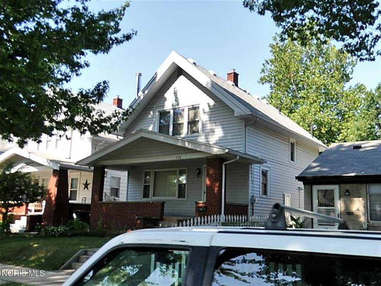 738 Geneva Avenue - Photo 1