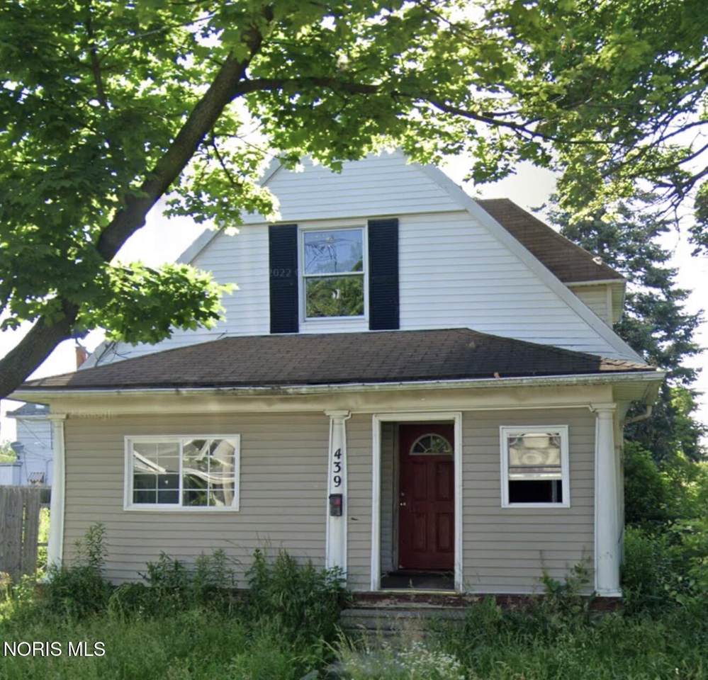 439 Clark Street - Photo 1