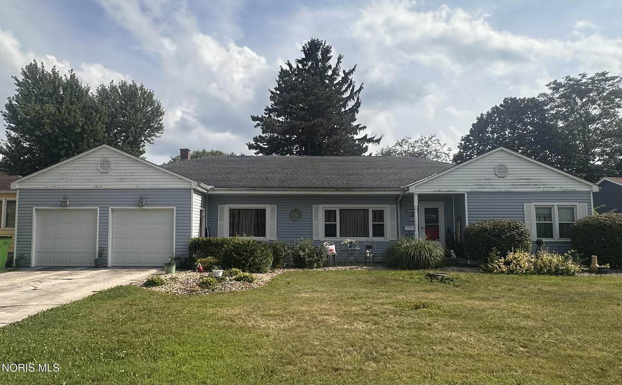645 Van Buren Street - Photo 1