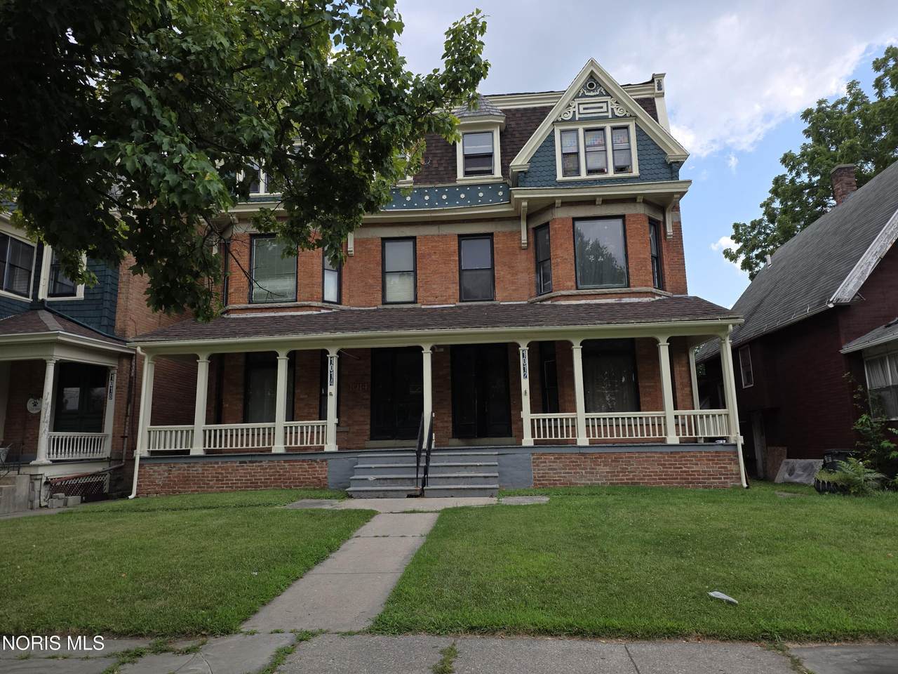 1012 Superior Street - Photo 1