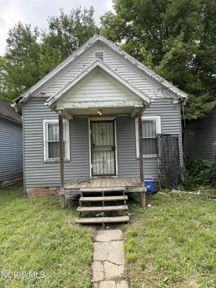 2345 Rosedale Avenue - Photo 1
