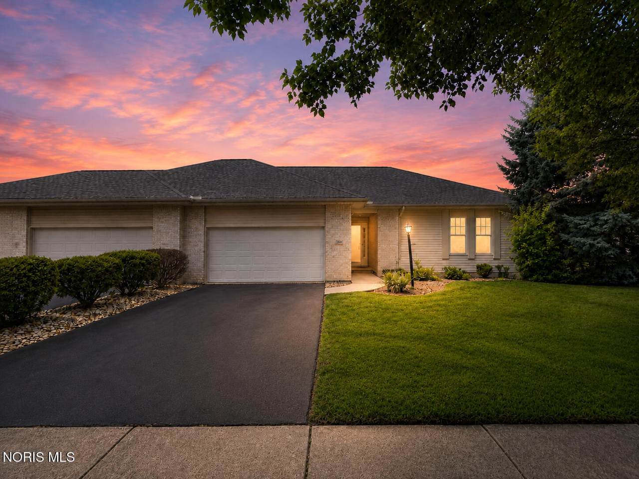 2547 Lake Vista Drive - Photo 1