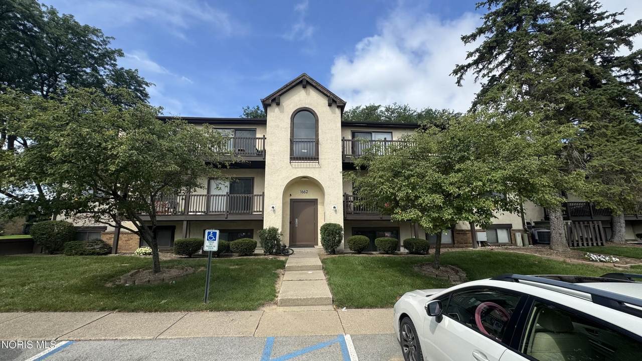 1668 Brownstone Boulevard - Photo 1