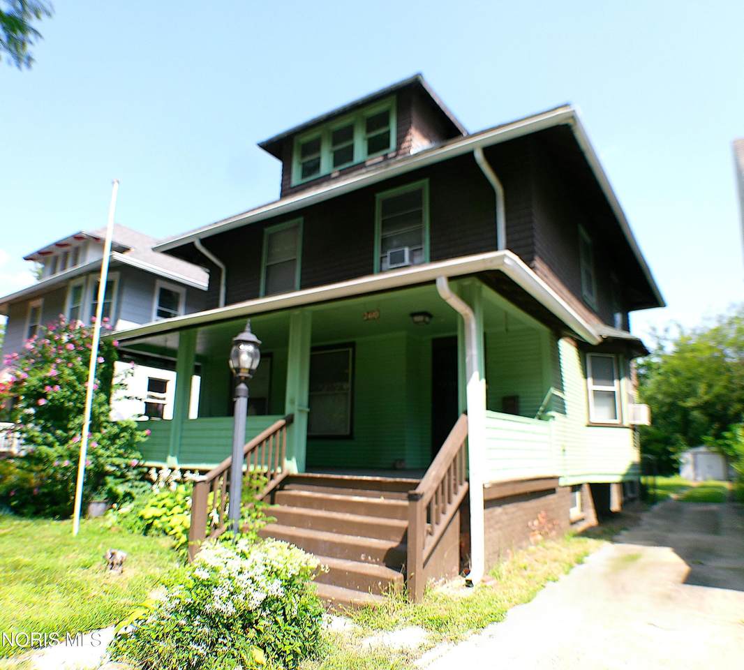 2410 Lawrence Avenue - Photo 1