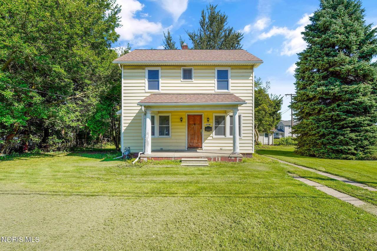 2206 Glendale Avenue - Photo 1