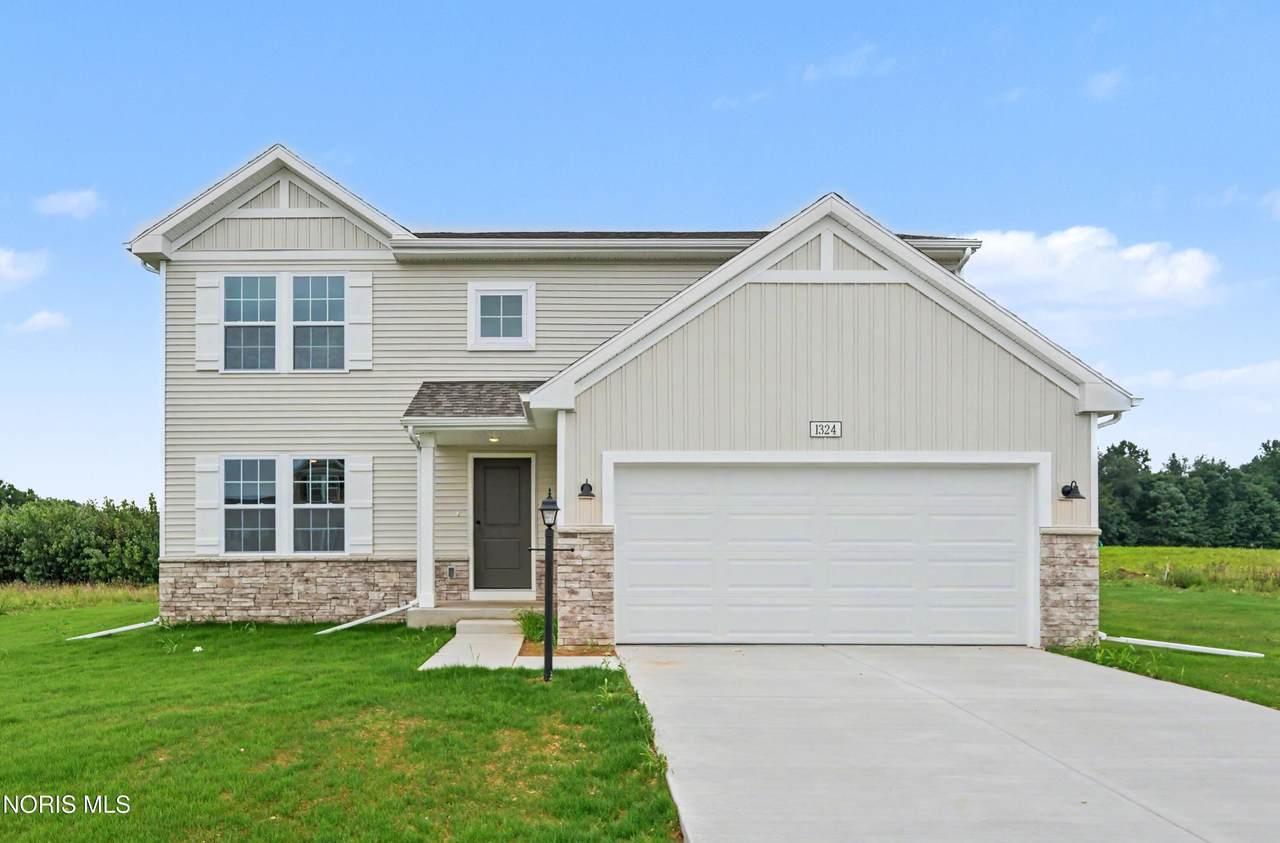 1083 Lakeside Lane - Photo 1