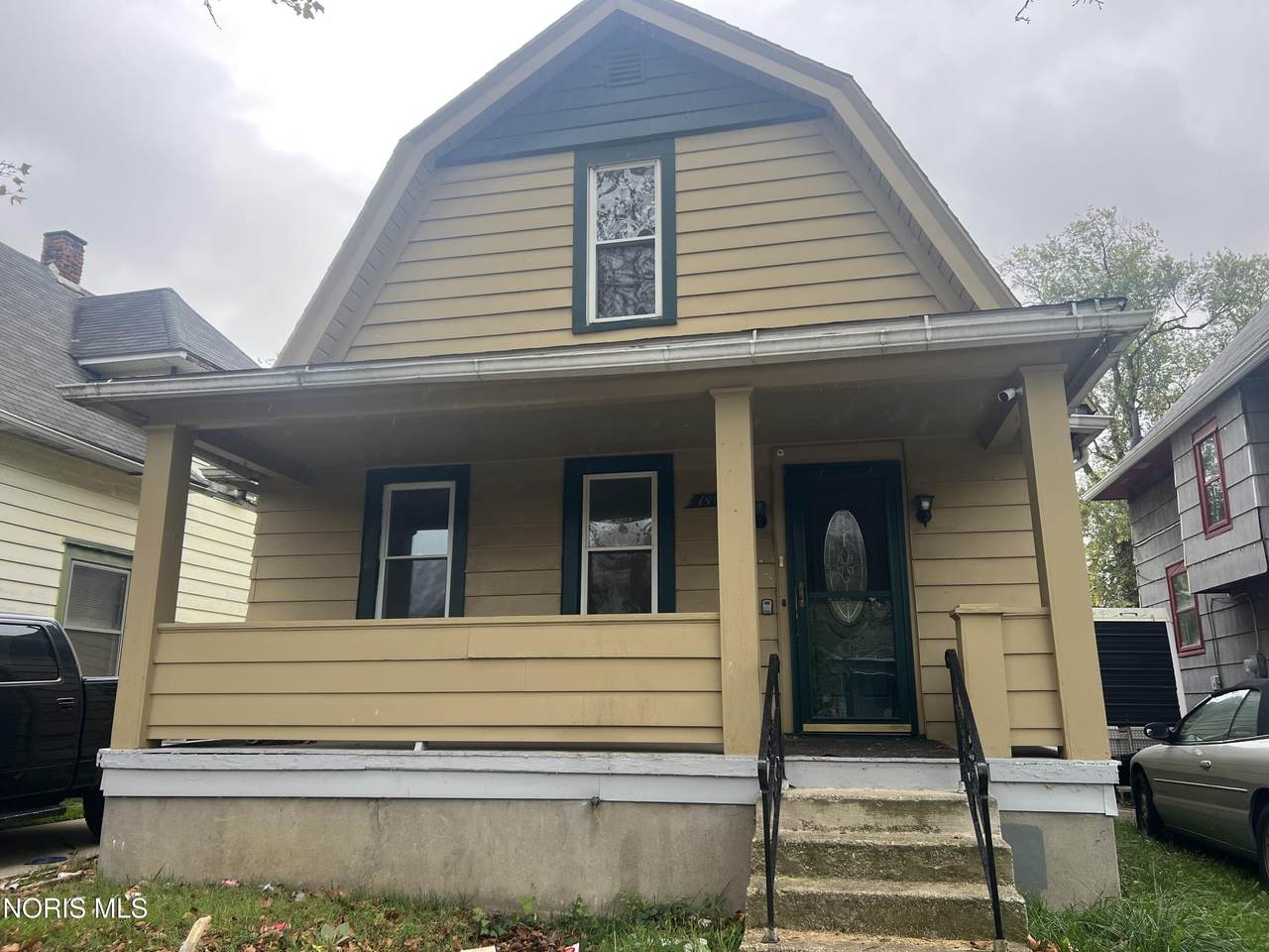 1407 Foster Avenue - Photo 1