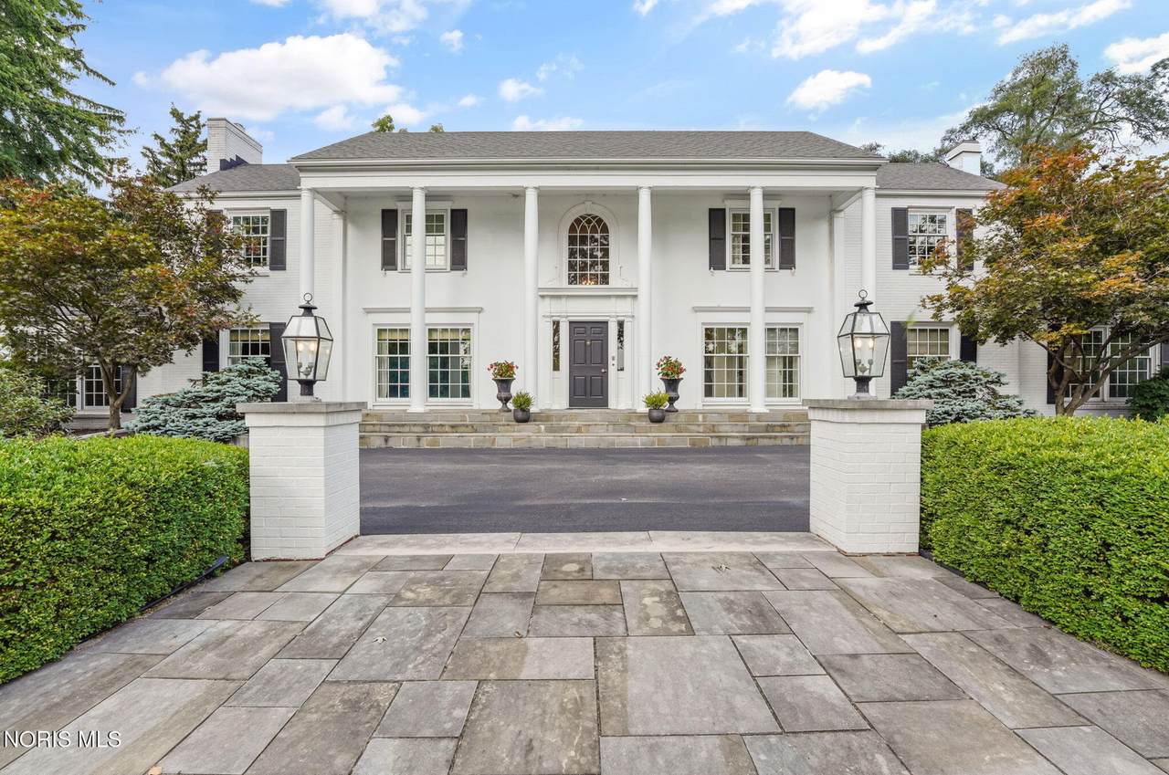 3000 Valley View Drive - Photo 1
