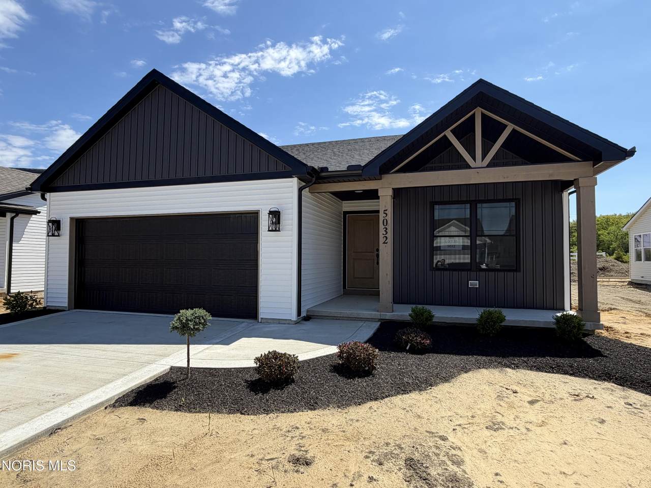 5032 Easton Drive - Photo 1