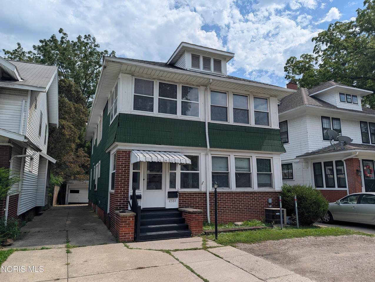 4544 Lewis Avenue - Photo 1