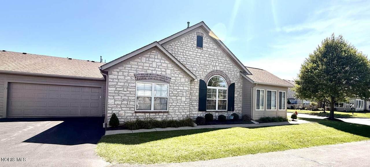 2835 Canterbury Circle - Photo 1