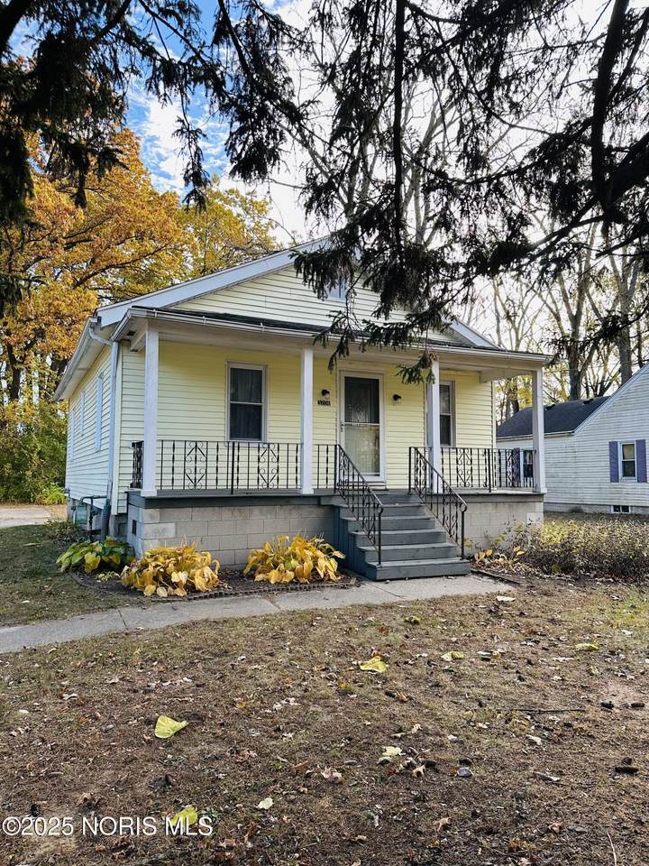 3206 Plainview Drive - Photo 1