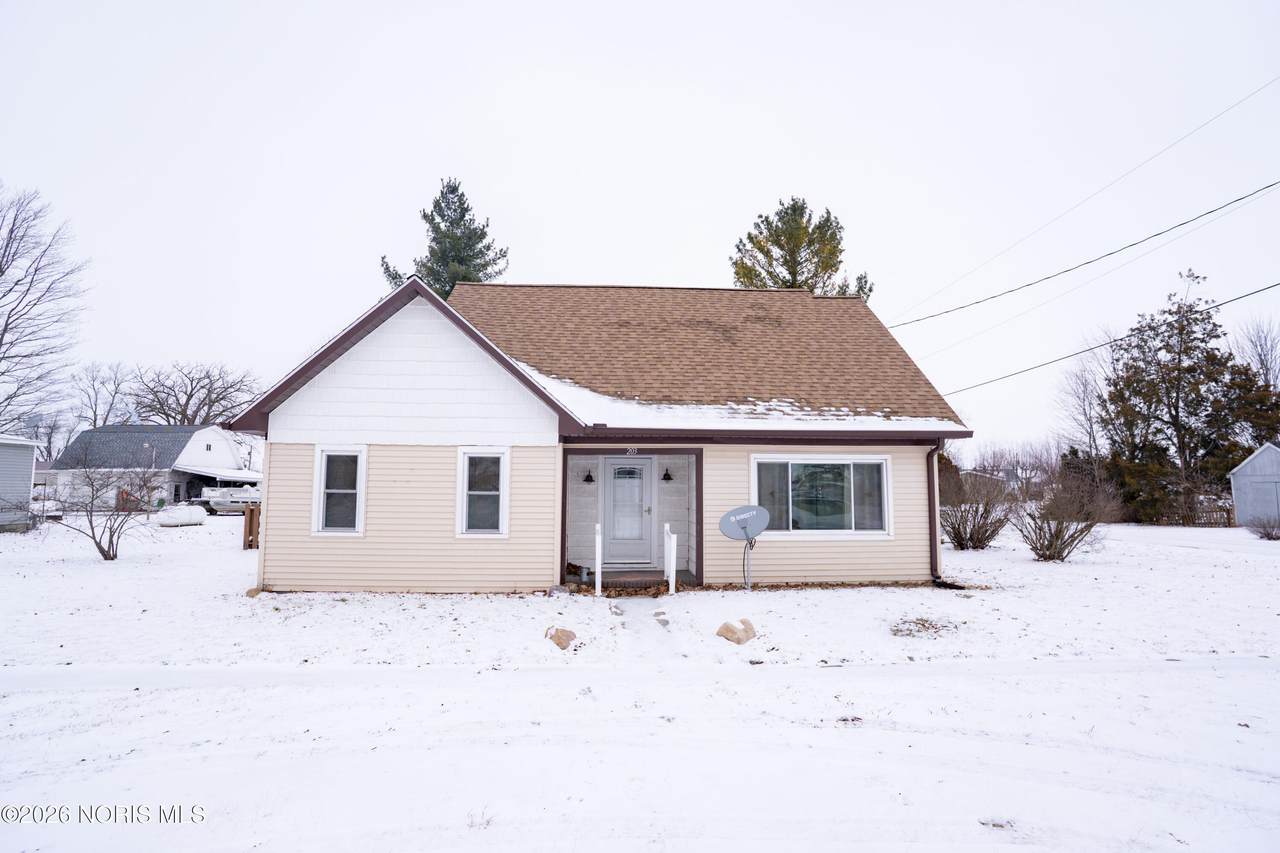 203 Ash Street - Photo 1