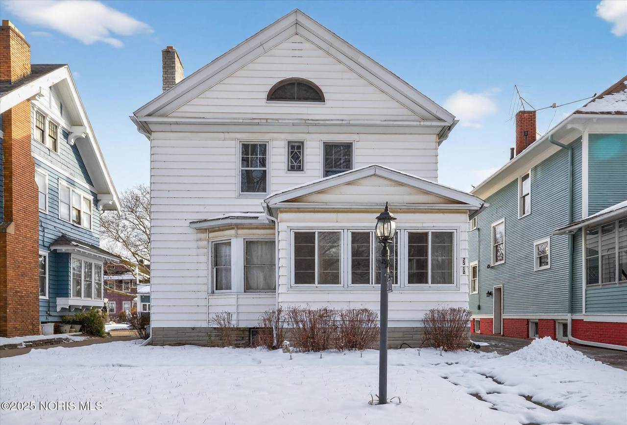 2512 Robinwood Avenue - Photo 1