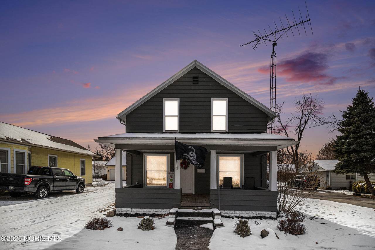 205 4th Street - Photo 1