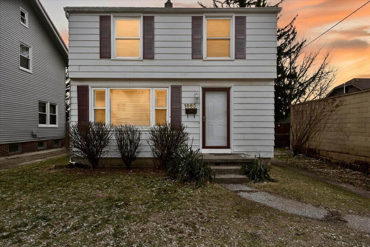 1665 Burgoyne Drive - Photo 1