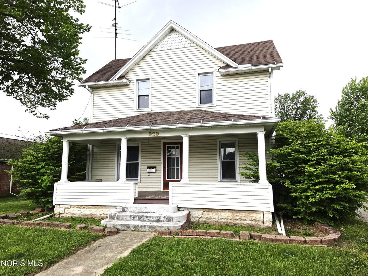 305 Mckinley Street - Photo 1