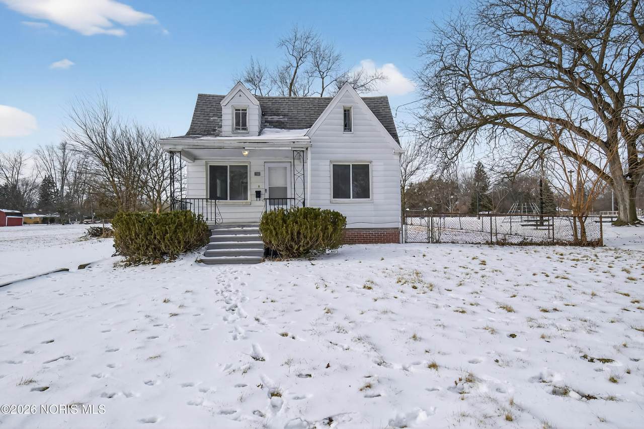 823 Byrne Road - Photo 1